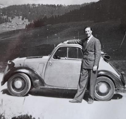 With his car Topolino