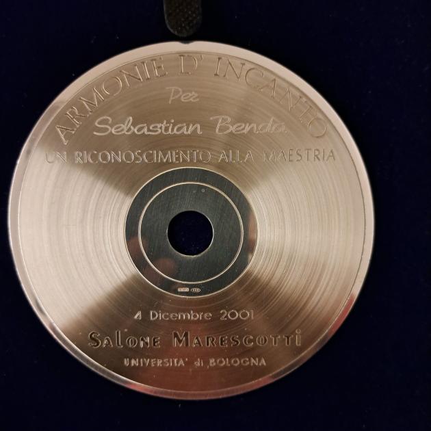 Università di Bologna Italy 2001